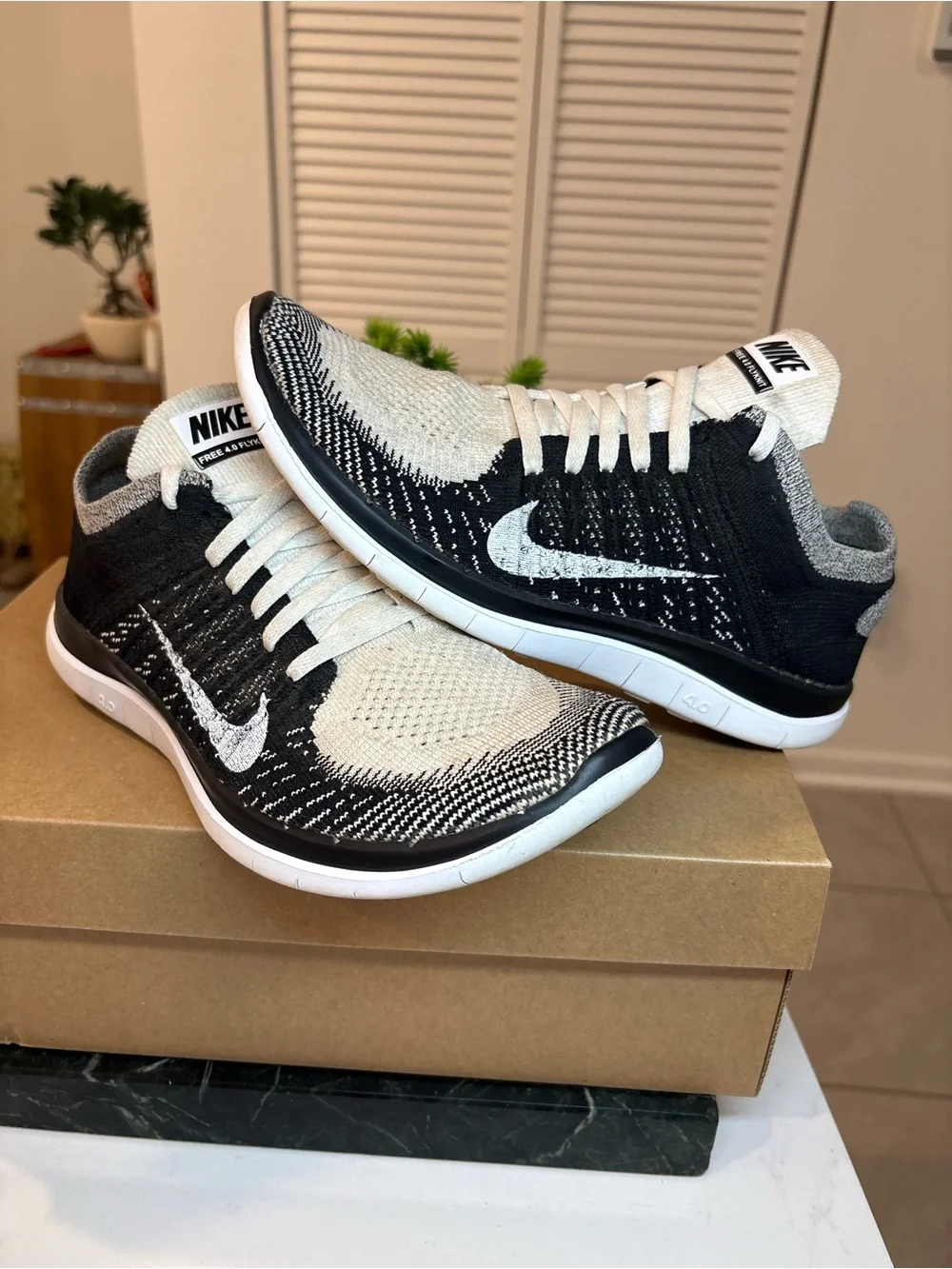 Nike Free 4.0 Flyknit Cookies and Cream Women’s size 8.5 running shoes